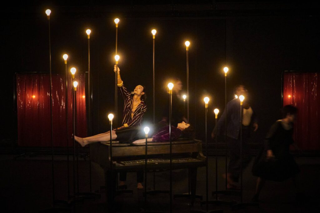 Le Jeu des Ombres - Jean Bellorini © Christophe Raynaud de Lage