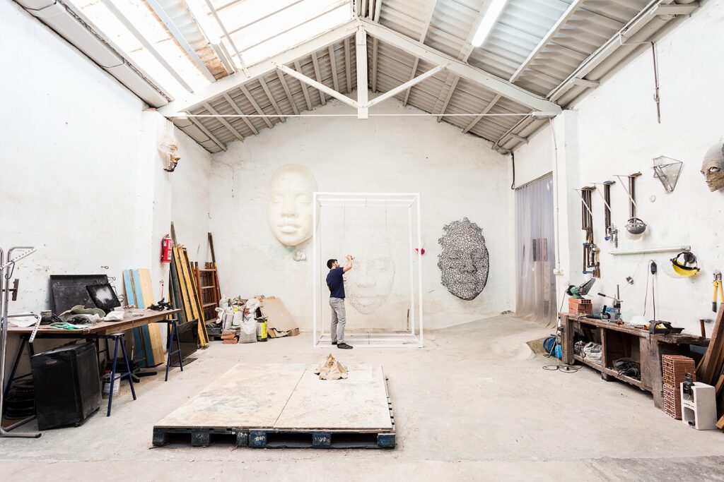Manuel Martí dans son atelier