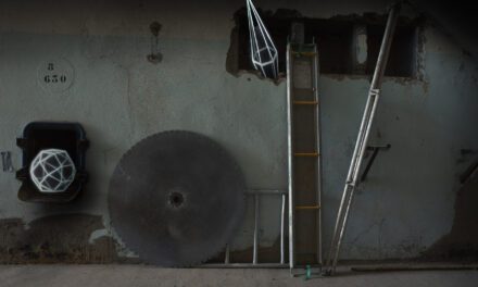 Aigne | Max Charvolen, Daniel Pontoreau, Corinne Mercadier : un trio d&rsquo;artistes pour l&rsquo;ouverture de La Còla – jusqu&rsquo;au 1er novembre